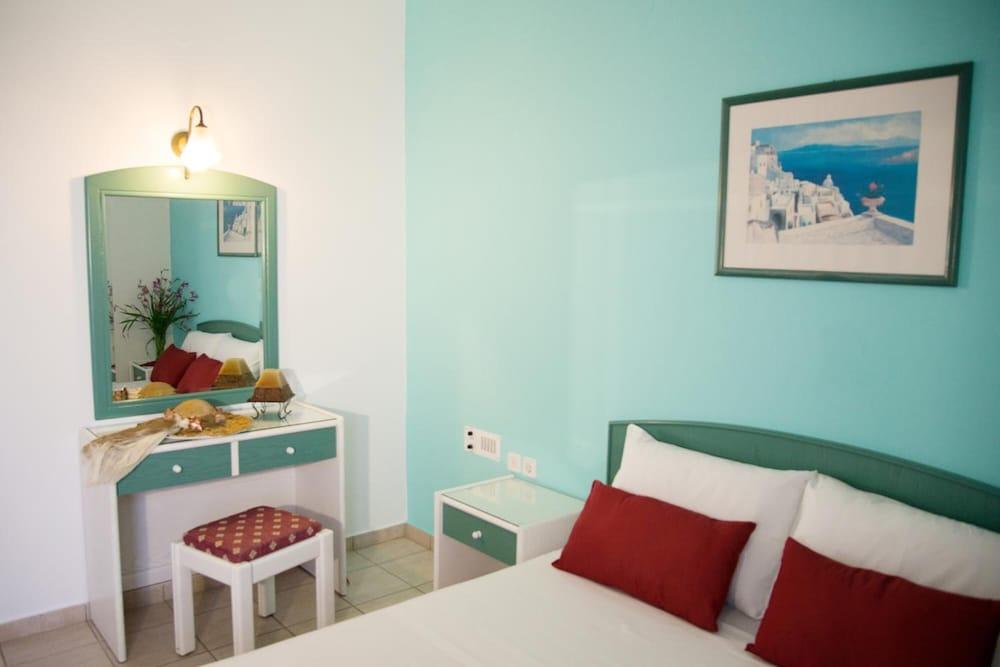 Theoni Apartments 말리아 외부 사진