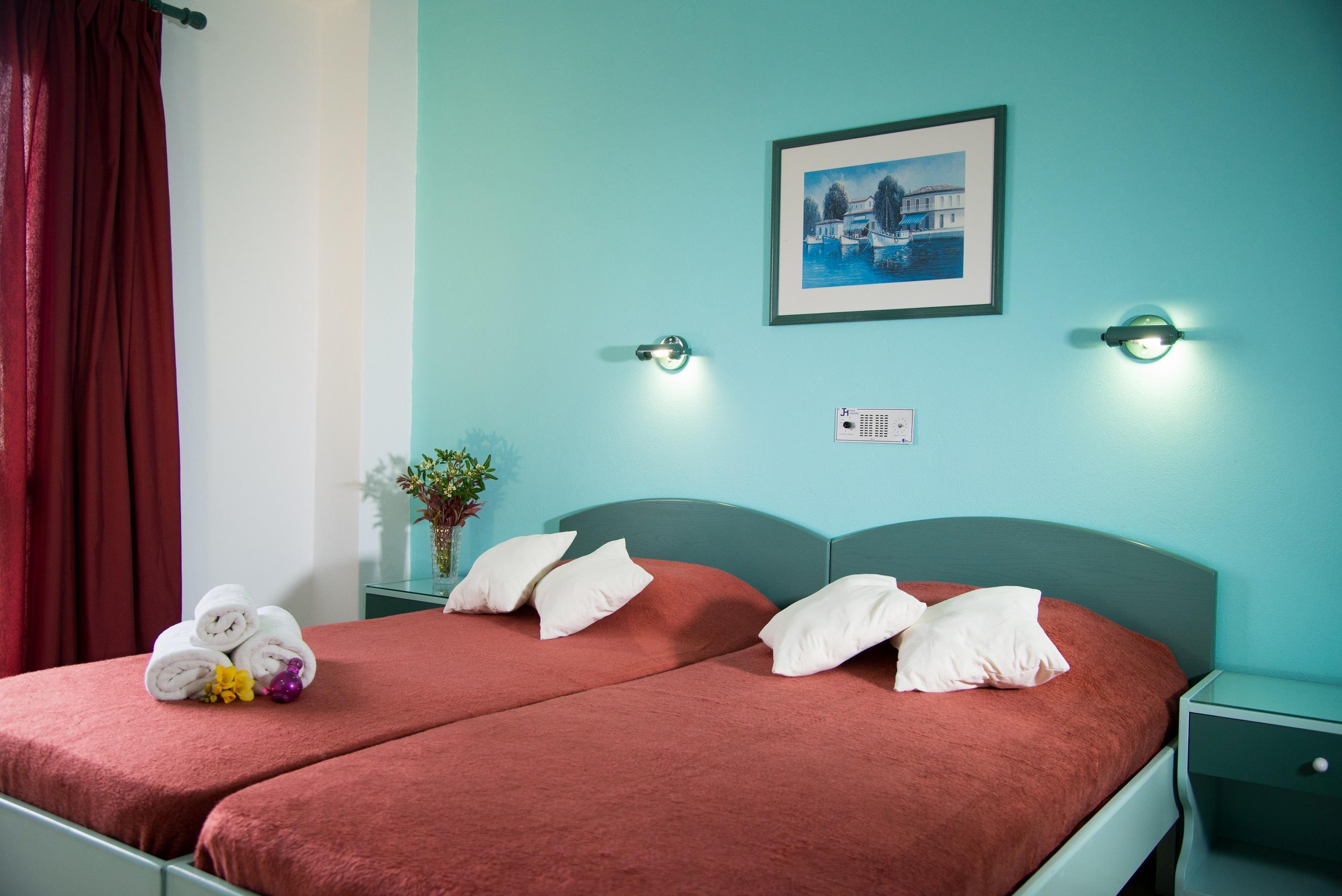 Theoni Apartments 말리아 외부 사진