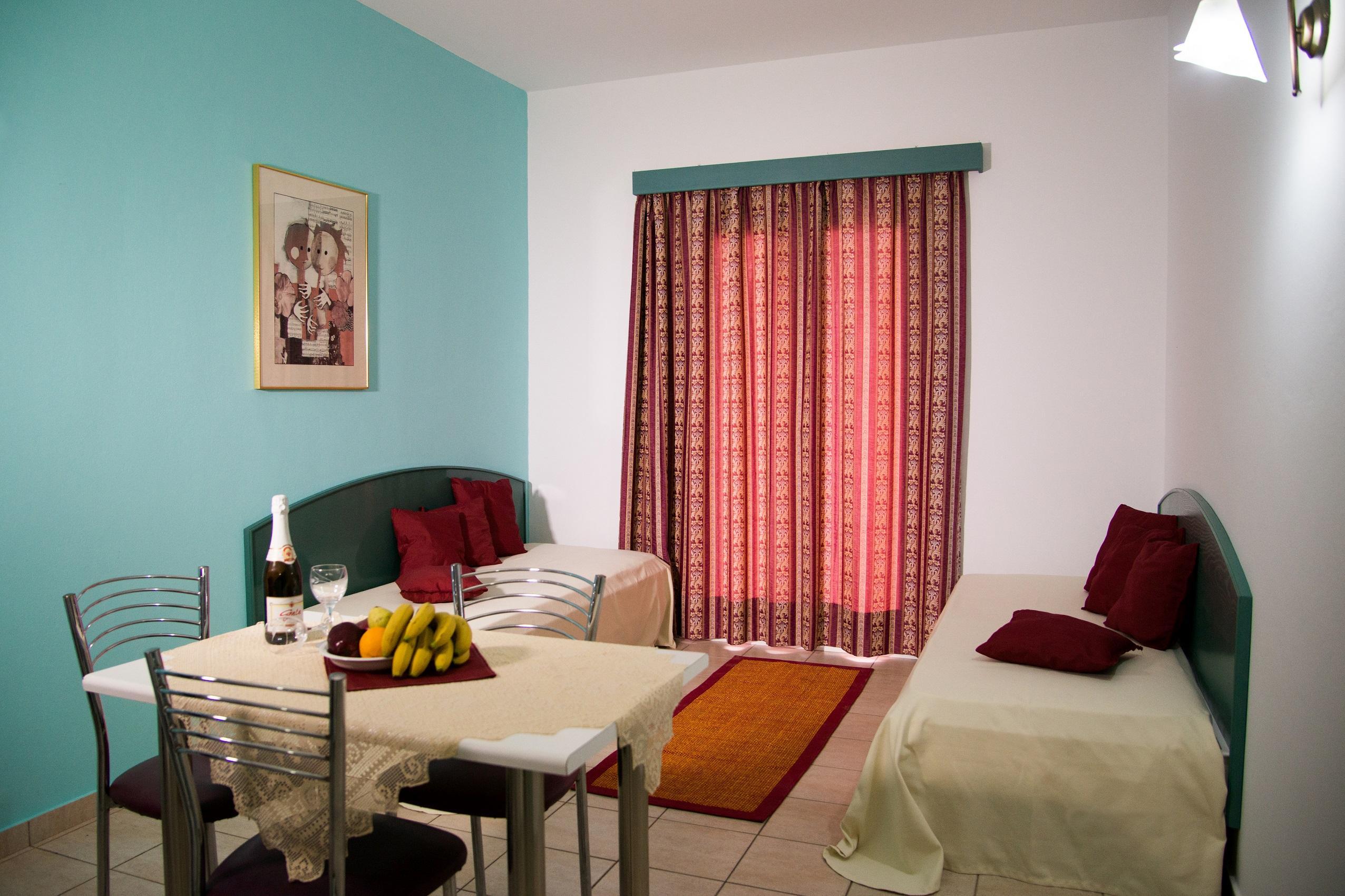 Theoni Apartments 말리아 외부 사진