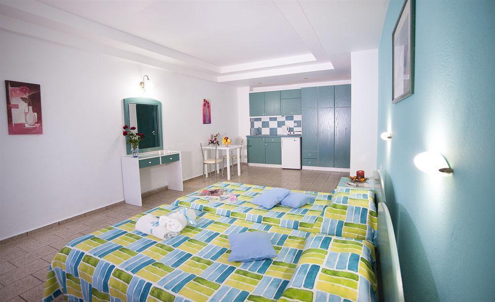 Theoni Apartments 말리아 외부 사진