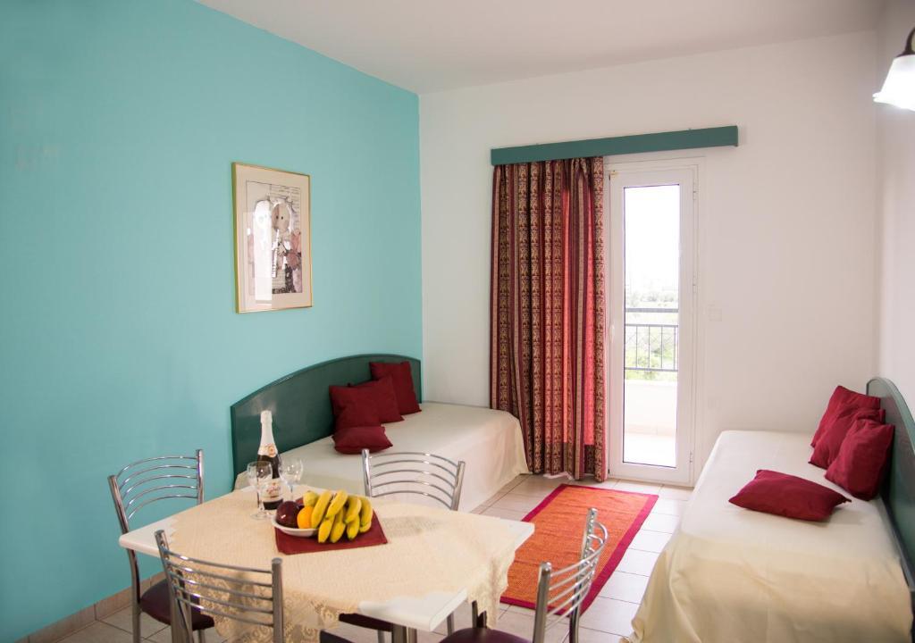 Theoni Apartments 말리아 외부 사진